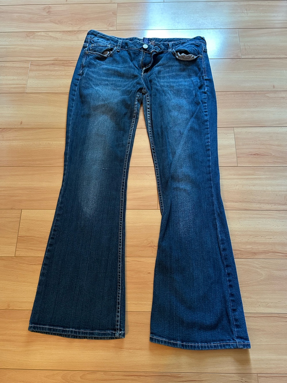 Amethyst Y2K low-rise bootcut jeans embroidered flap 17 western flare dark blue